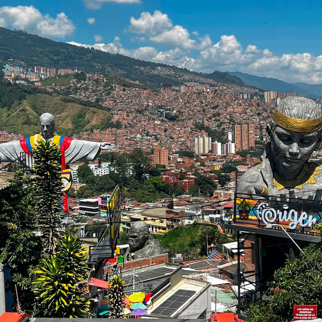 tour-comuna-13-medellin-destinos-el-sol-3