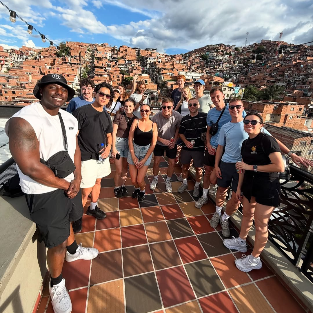 tour-comuna-13-medellin-destinos-el-sol-4