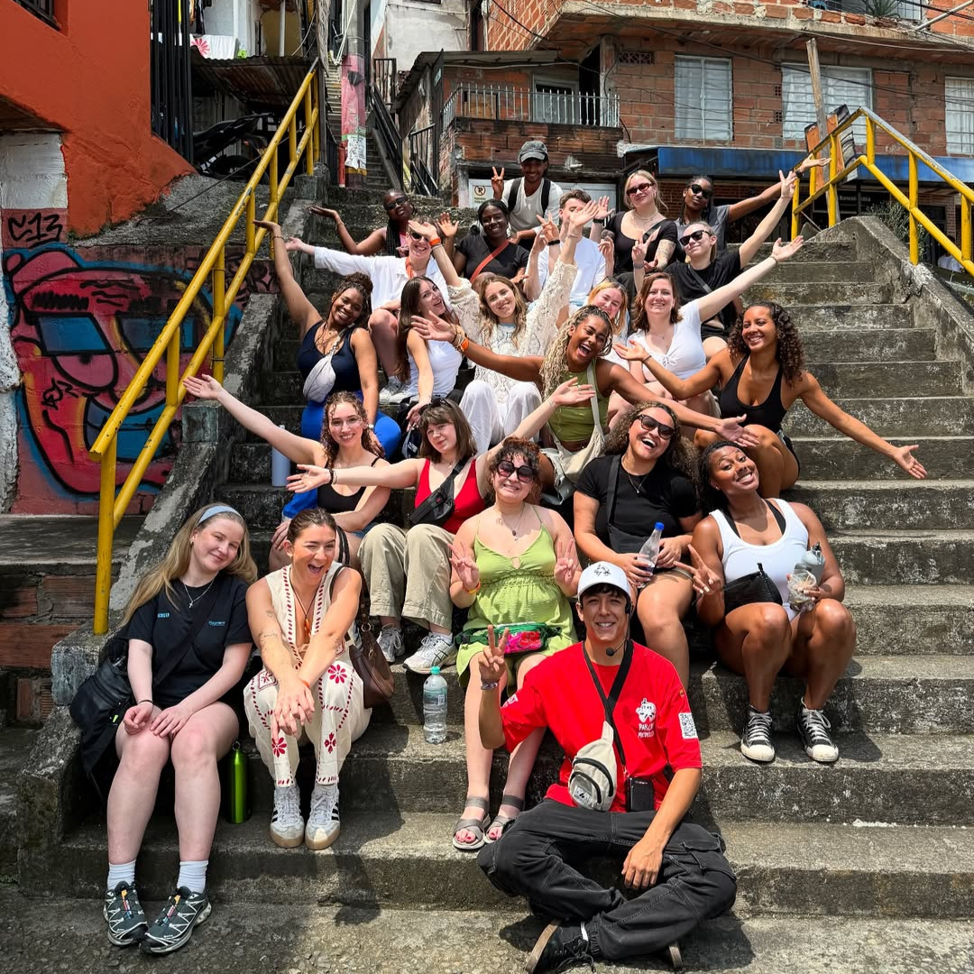tour-comuna-13-medellin-destinos-el-sol-6